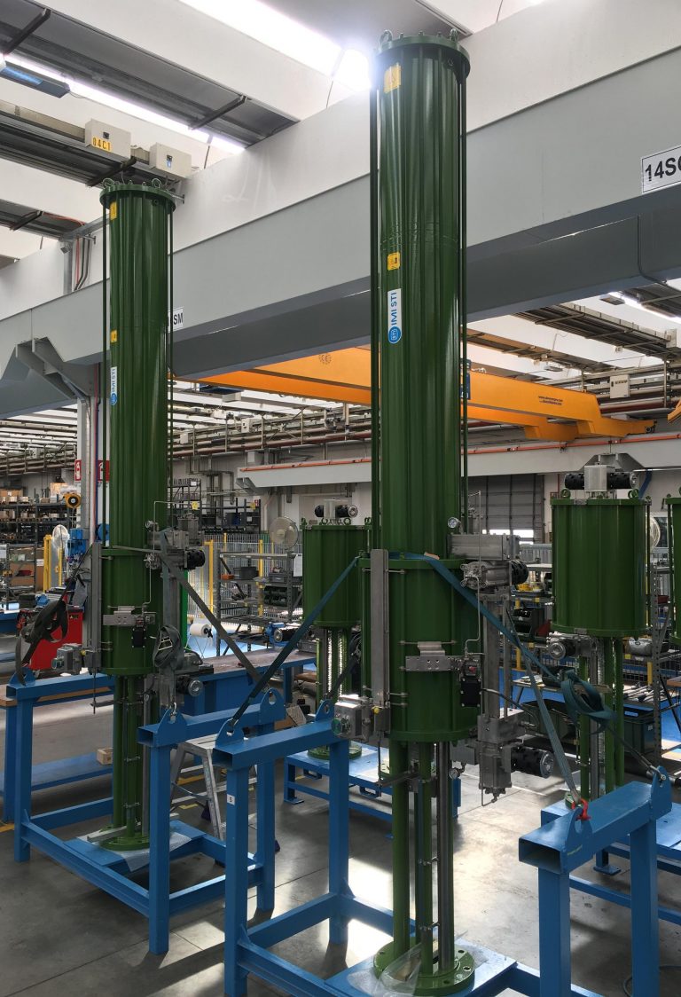 SC/V Spring open double acting actuators with a stroke of 600 mm and an height of more 4 m for FREEPORT LNG (USA)